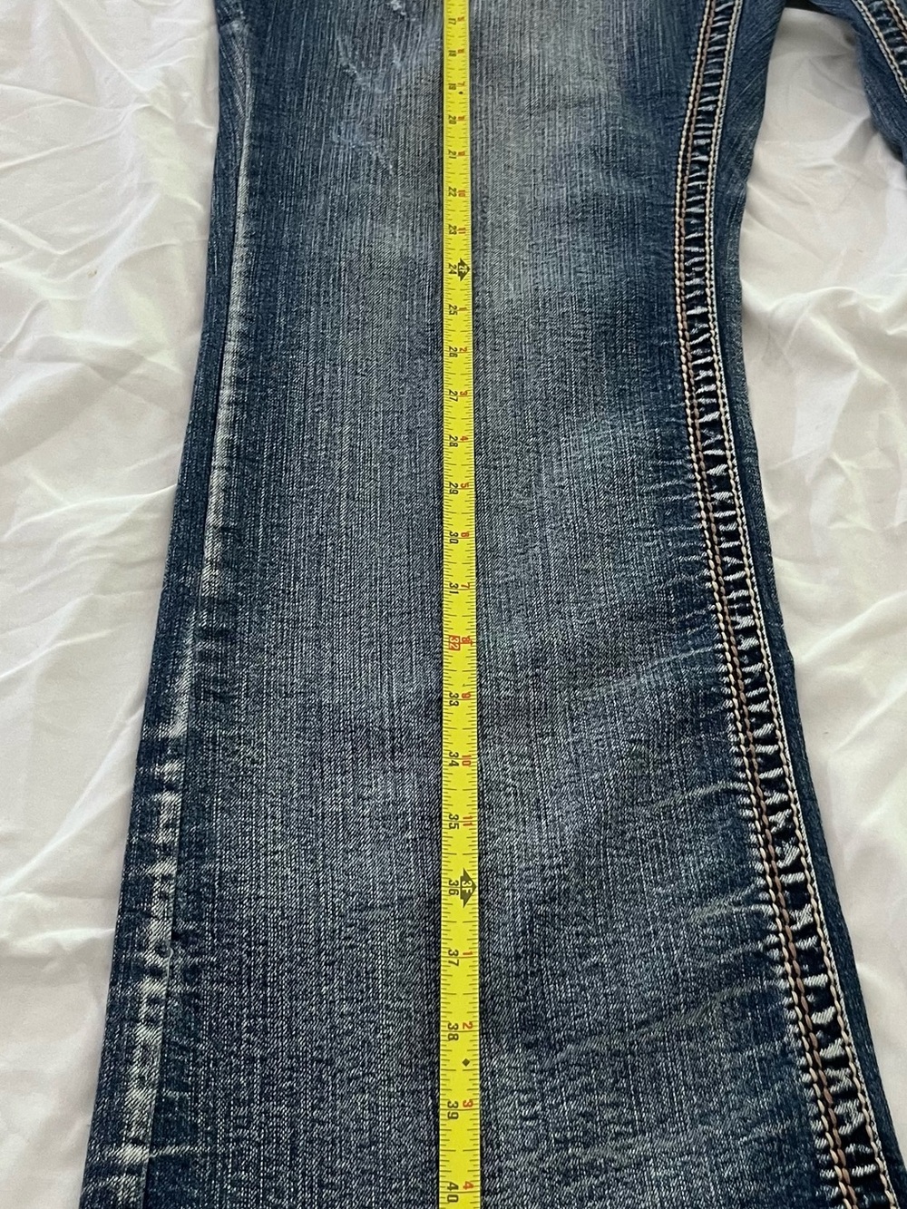 Ariya  Women’s Dark Wash Bootcut Jean Blue with whiskering contrast stitching 3X - Picture 13 of 13